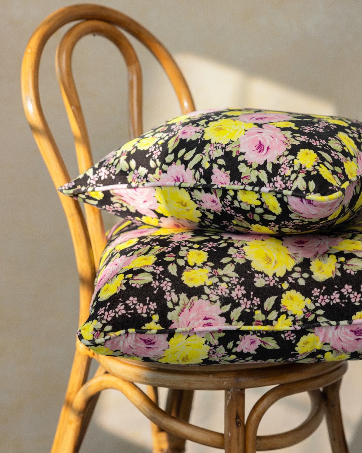 Cushion Cover Velvet 60x60 cm, Evening Flowers. Image #1