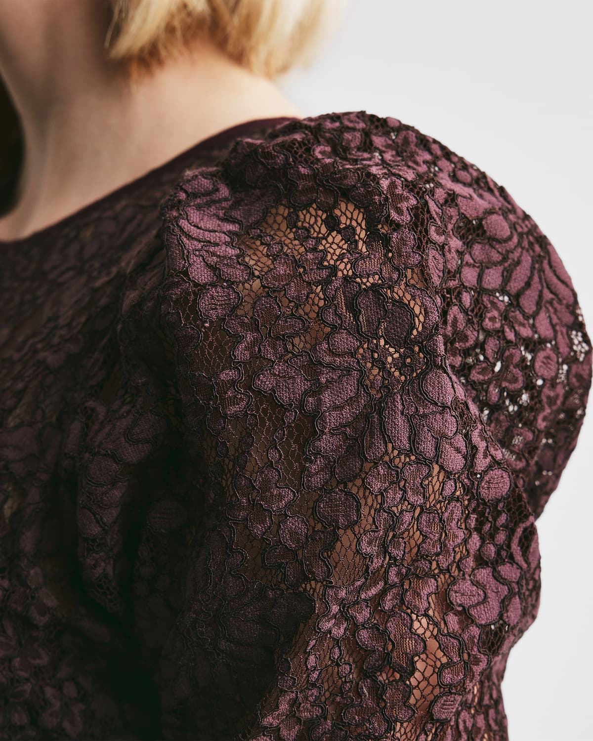 Lace Fitted Dress, Burgundy. Image #4