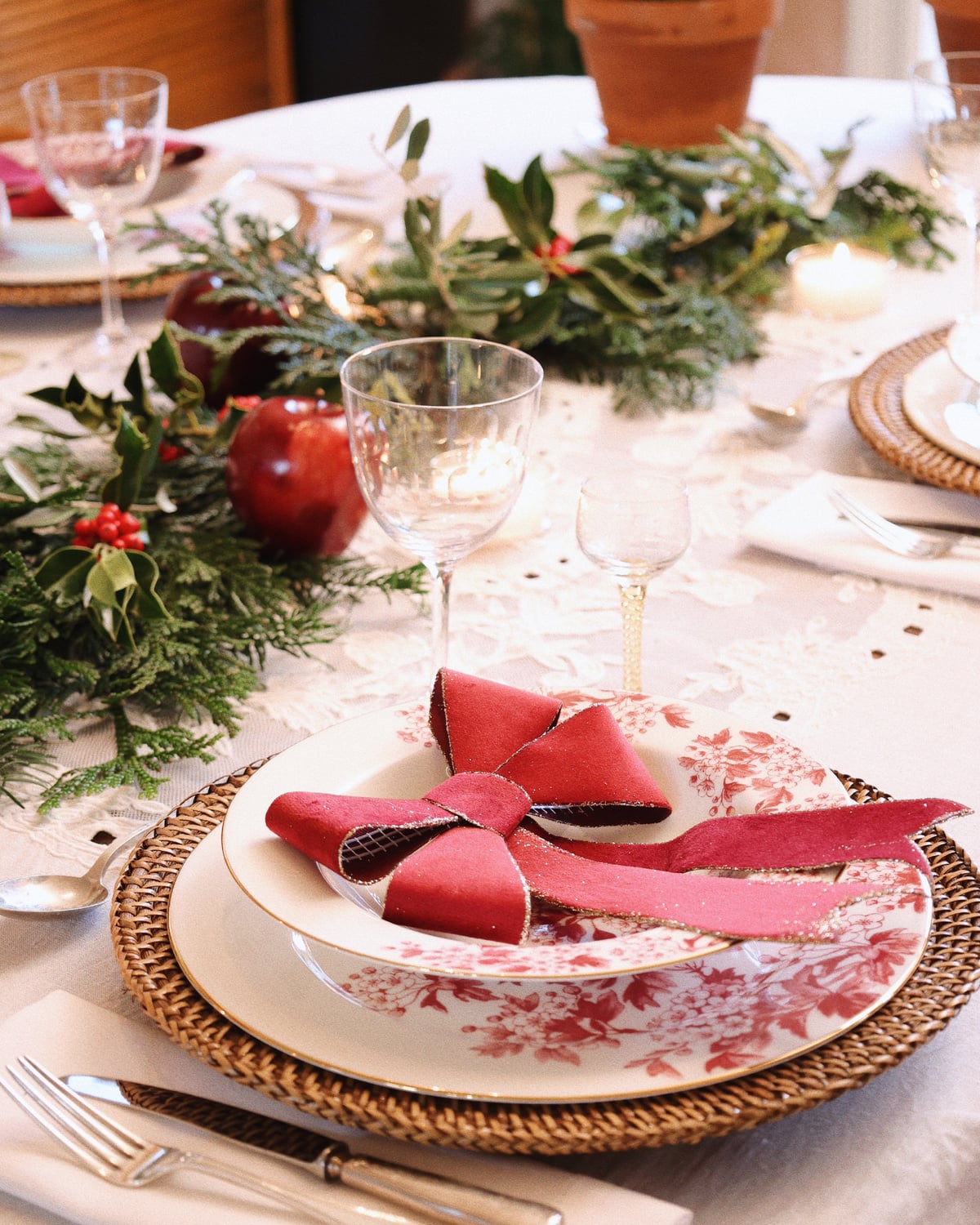 Plate 28cm, Burgundy. Image #4