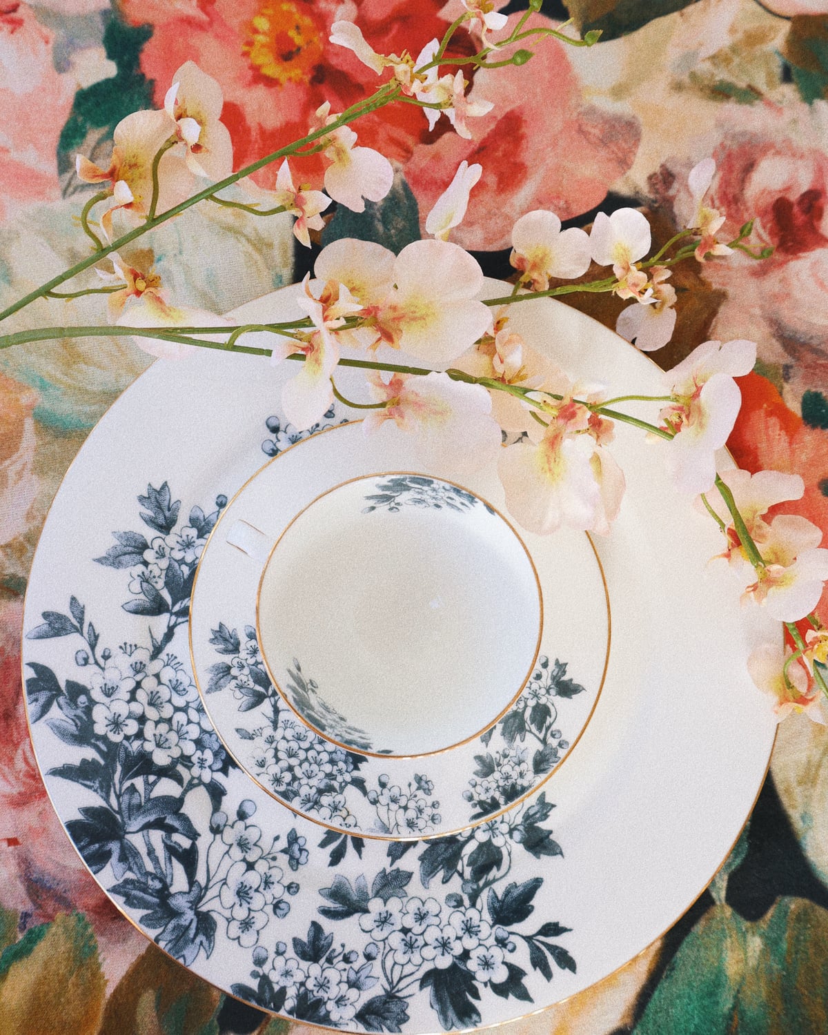 Linen Table Cloth 130x300, Romance. Image #2