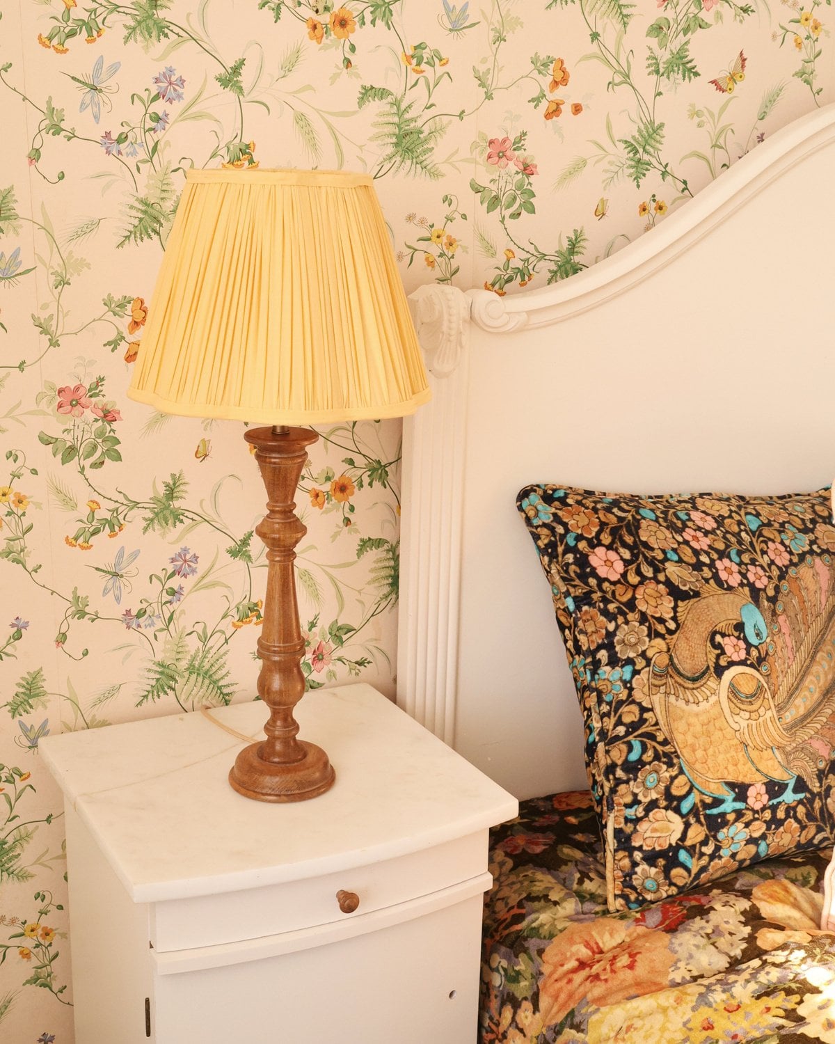 Spring Wavy lampshade, Golden. Image #1